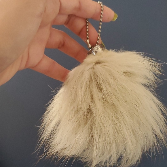 Fluff keychain - Picture 2 of 3